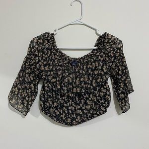 American Eagle Crop Top Floral